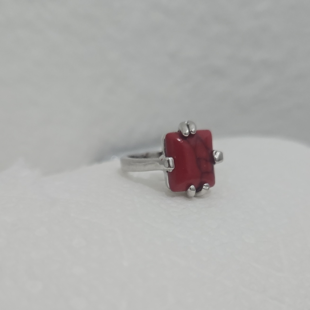Elegant Silver and Red Stone Ring